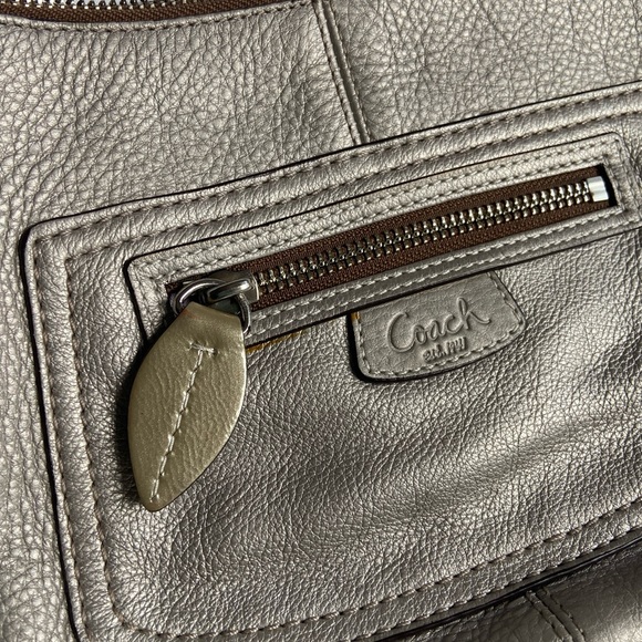 Metallic coach shoulder bag - Picture 2 of 9